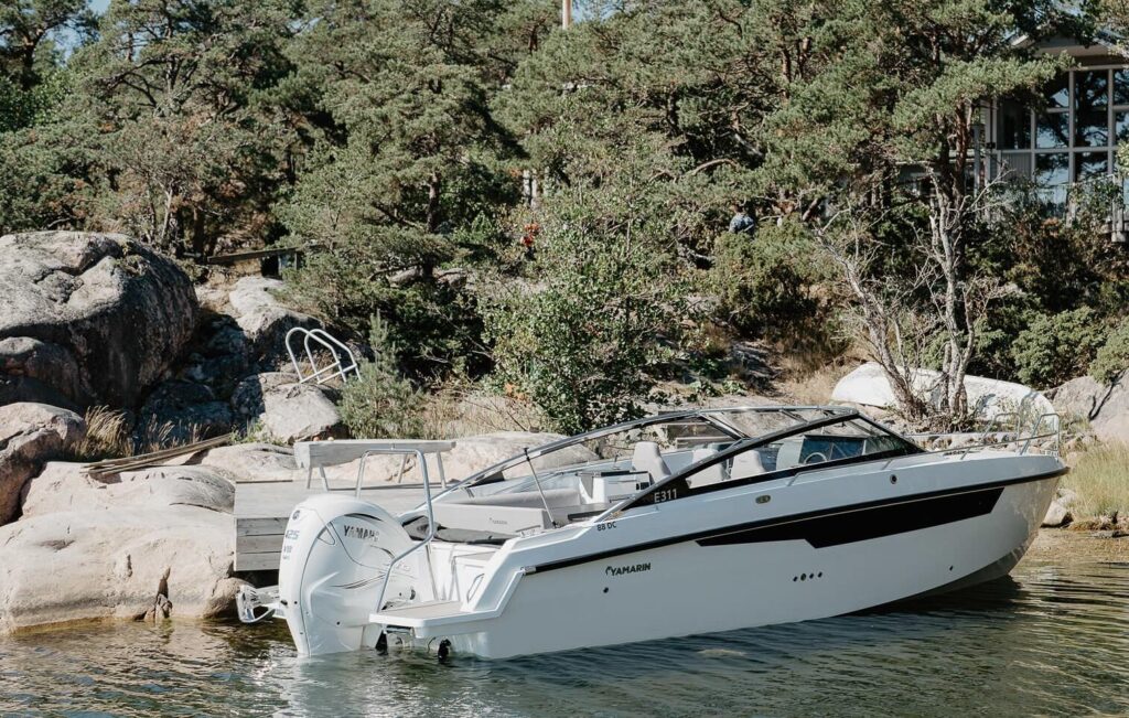 yamarin 88dc 150 web dock rear view